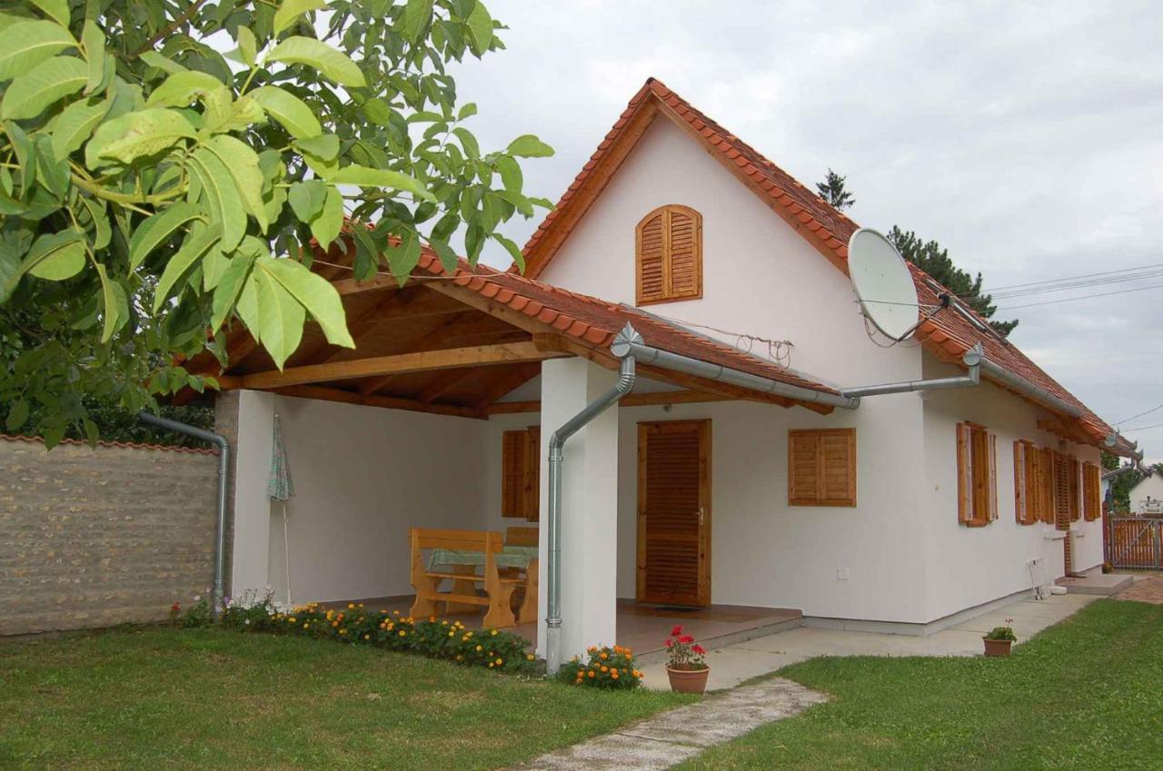 Apartment Balatonbereny 8 Exterior foto